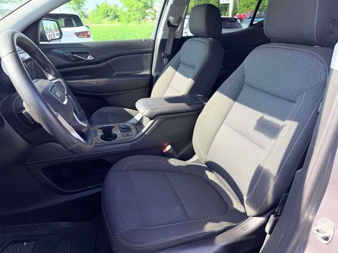 Used 2022 GMC Acadia SLE w/ Driver Convenience Package FWD image 16
