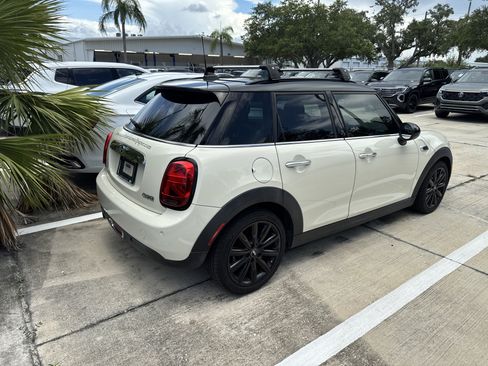 Used 2019 MINI Cooper 4-Door Hardtop FWD image 4