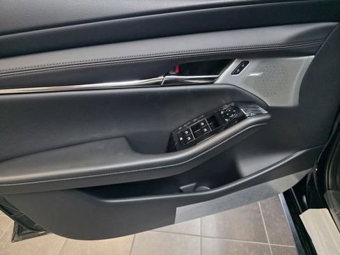 New 2026 MAZDA MAZDA3 Hatchback w/Premium Plus Pkg image 8