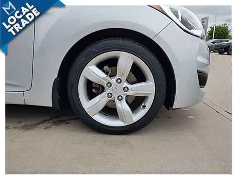Used 2012 Hyundai Veloster FWD image 13