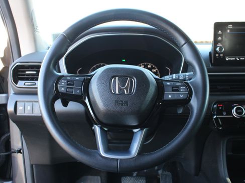 Certified 2025 Honda Pilot Touring image 10