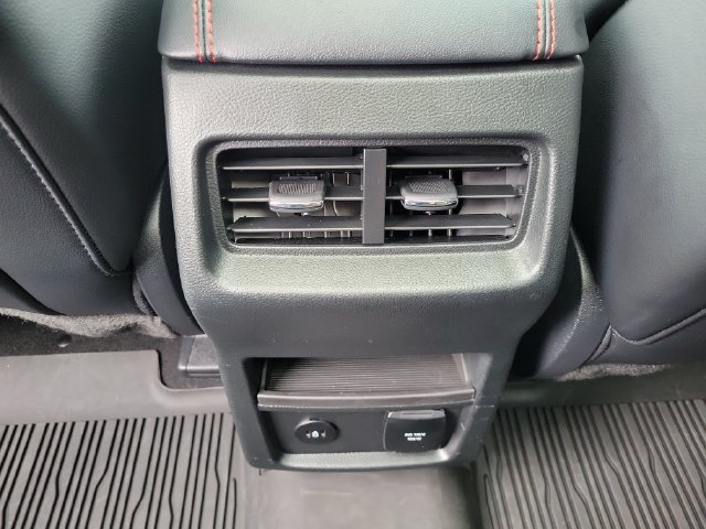 Certified 2024 Ford Edge ST-Line AWD/4WD image 29
