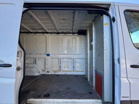 Used 2014 Mercedes-Benz Sprinter 2500 image 15