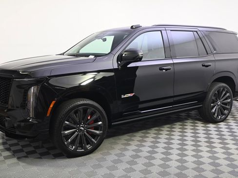 New 2026 Cadillac Escalade V AWD/4WD image 2