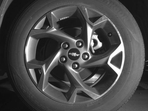 Used 2025 Chevrolet Trax LT FWD image 17