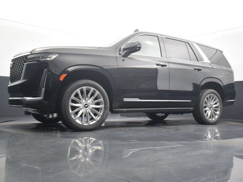 Used 2024 Cadillac Escalade Premium Luxury image 15