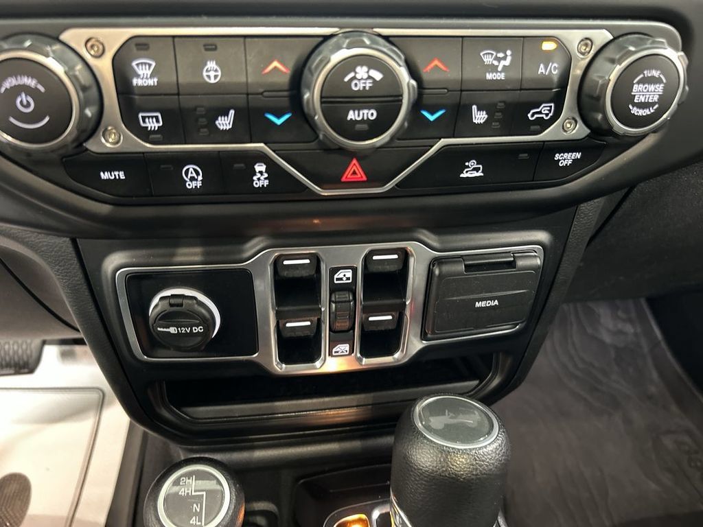 Used 2023 Jeep Wrangler Unlimited Sport AWD/4WD image 16