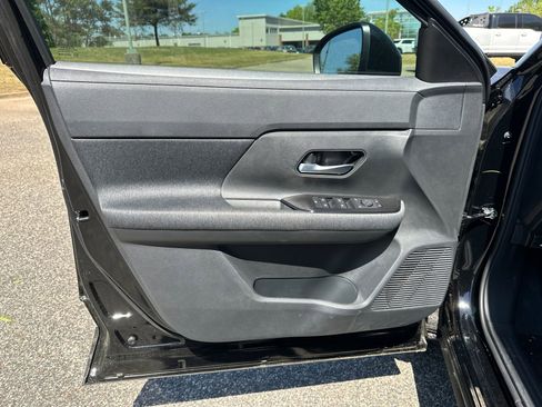 New 2026 Nissan Kicks SV w/ SV Premium Package FWD image 6