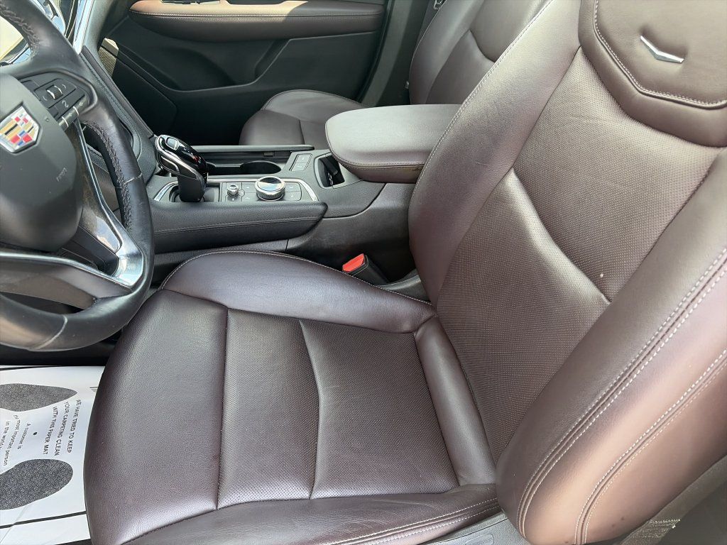Used 2023 Cadillac XT6 Premium Luxury FWD image 12