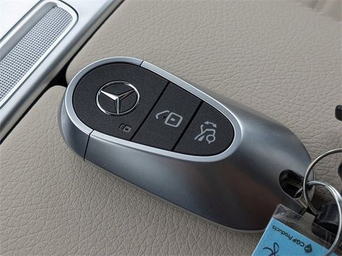 New 2026 Mercedes-Benz GLC 300 GLC 300 image 32