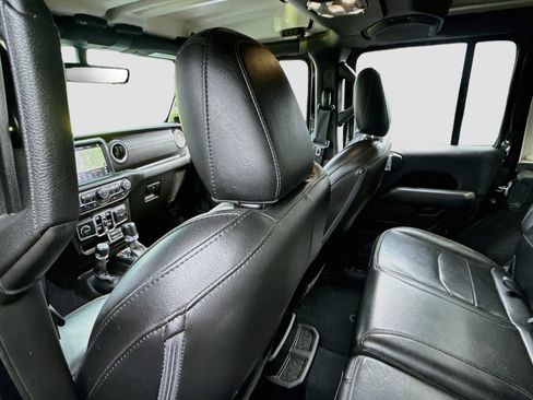 Used 2023 Jeep Wrangler Unlimited Sahara w/ Cold Weather Group AWD/4WD image 29