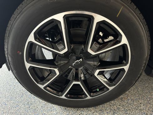 New 2026 Chevrolet Suburban RST w/ Comfort Package image 32