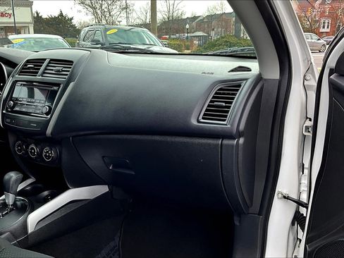 Used 2014 Mitsubishi Outlander Sport ES image 16