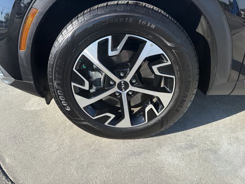 Used 2024 Kia Sportage EX image 10