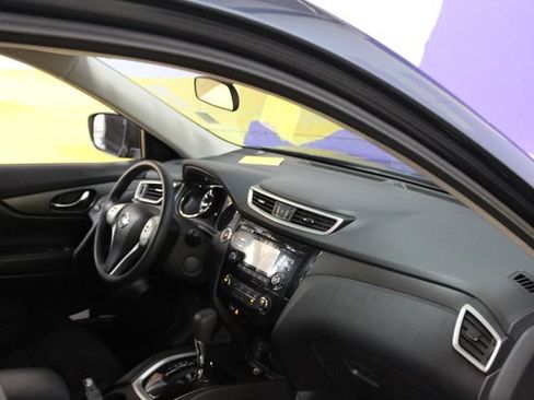 Used 2015 Nissan Rogue SV AWD/4WD image 12
