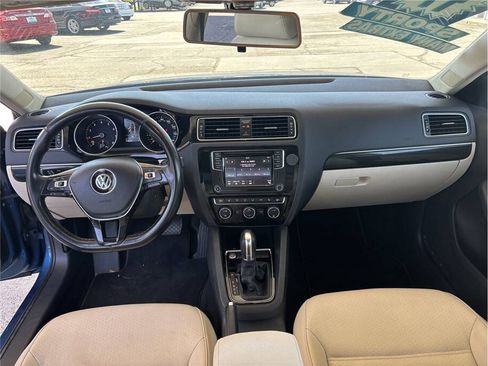 Used 2017 Volkswagen Jetta SEL FWD image 10