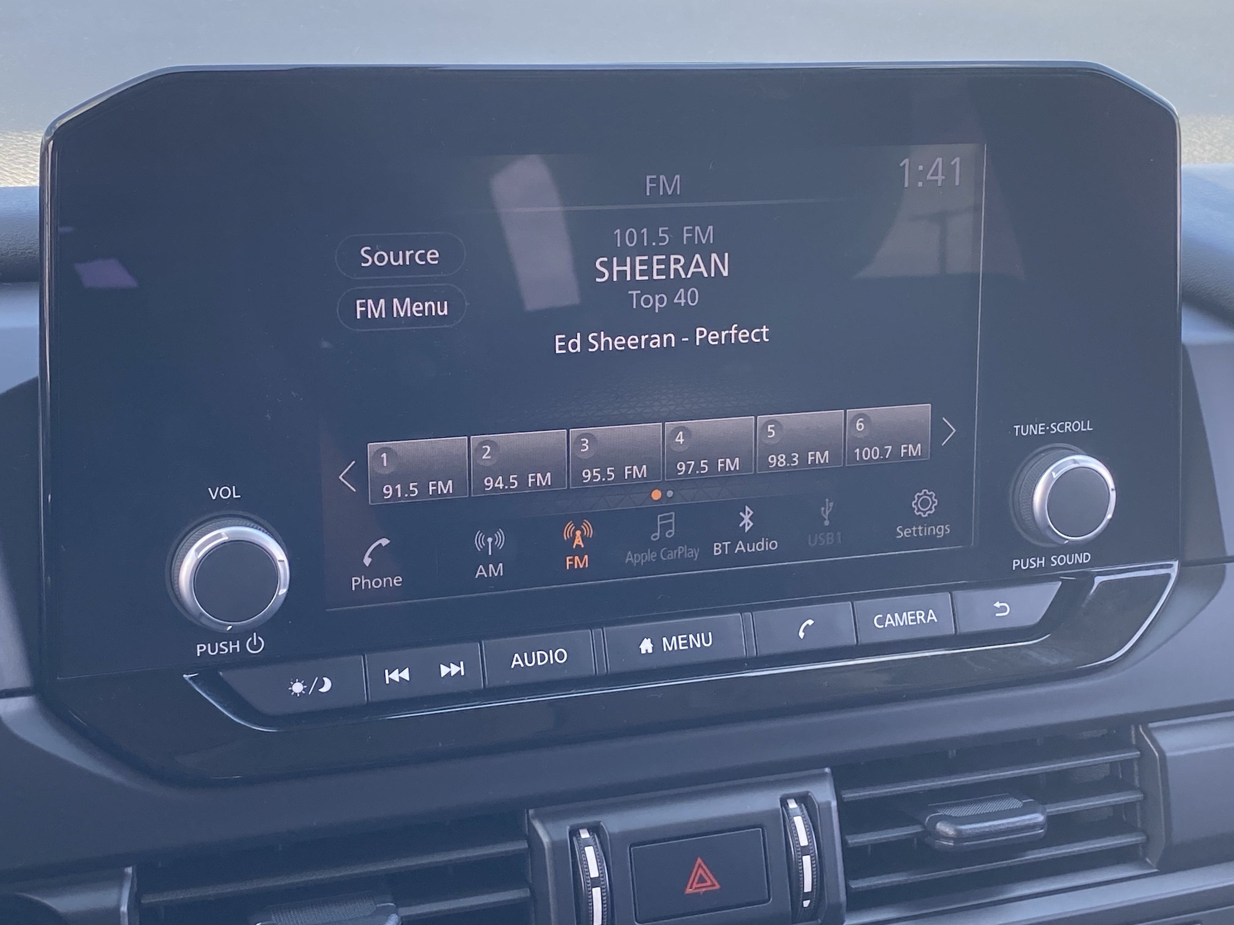 Used 2025 Nissan Pathfinder S FWD image 23