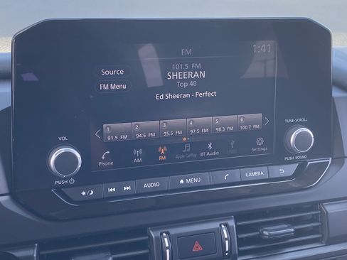 Used 2025 Nissan Pathfinder S FWD image 23