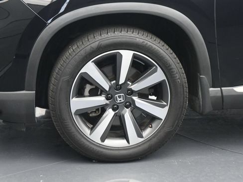 Used 2023 Honda Pilot Touring image 12
