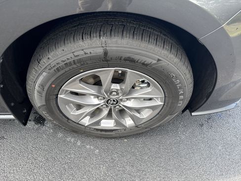 New 2025 Toyota Sienna XLE image 10