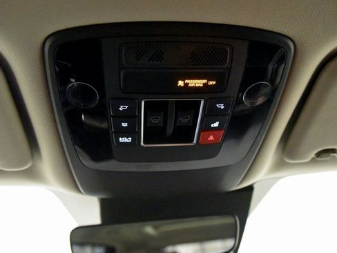 Used 2024 Kia Carnival SX Prestige image 32