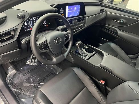 Certified 2025 Lexus ES 350 image 16