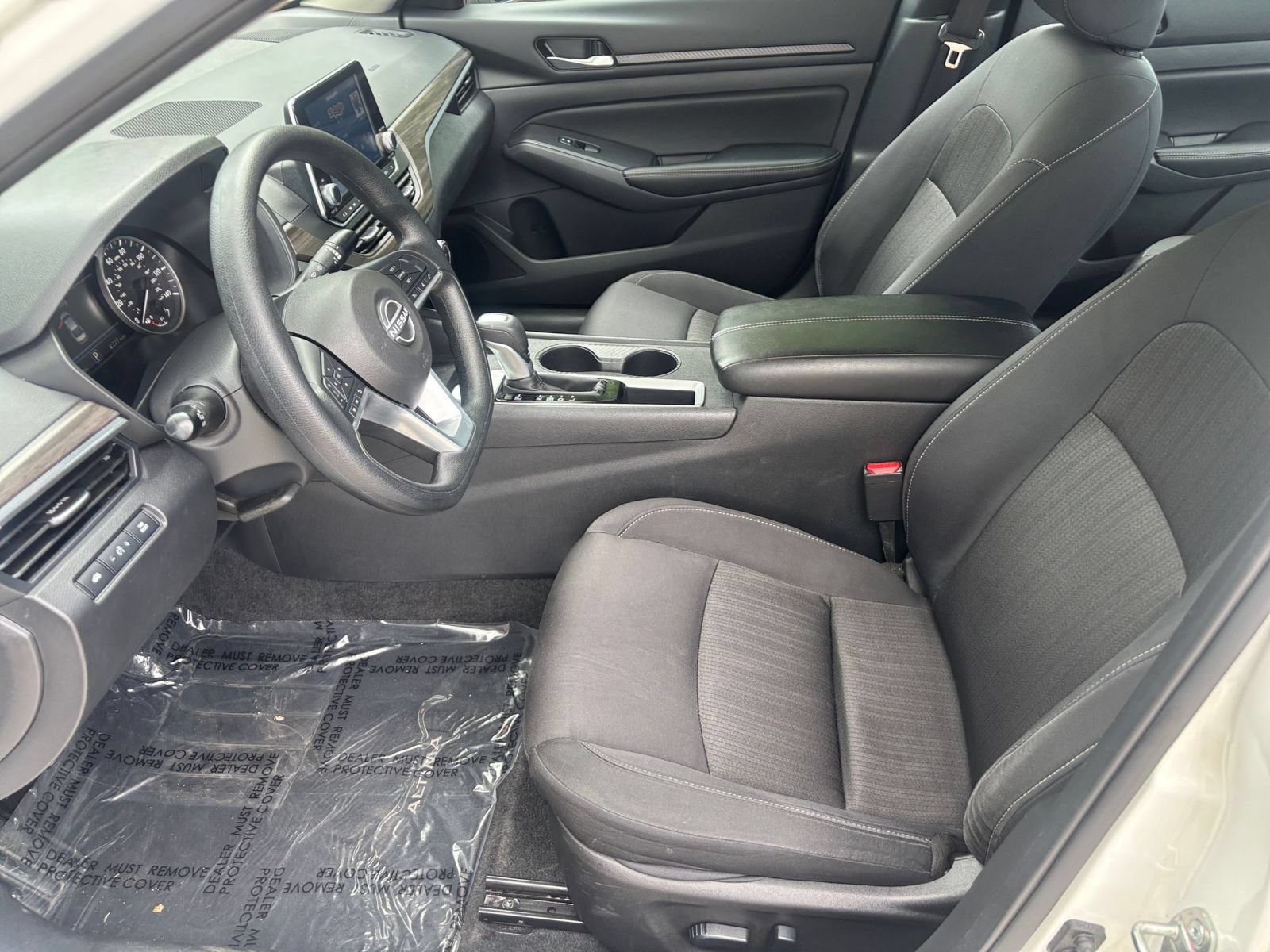 Used 2025 Nissan Altima 2.5 SV FWD image 27