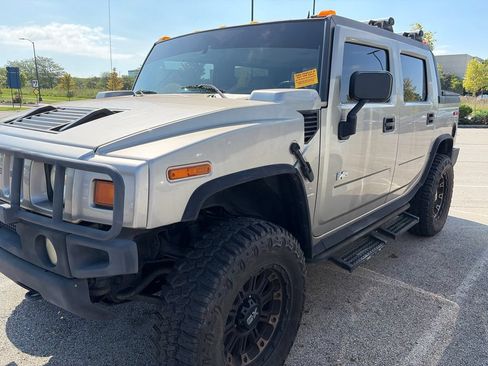 Used 2005 HUMMER H2 SUT w/ Preferred Equipment Group AWD/4WD image 1