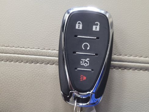 Used 2020 Chevrolet Malibu LT w/ Leather Package FWD image 32