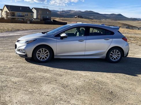 Used 2017 Chevrolet Cruze Premier image 10