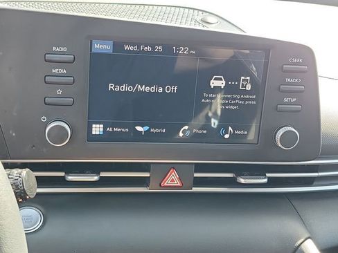 Certified 2025 Hyundai Elantra Hybrid FWD image 9