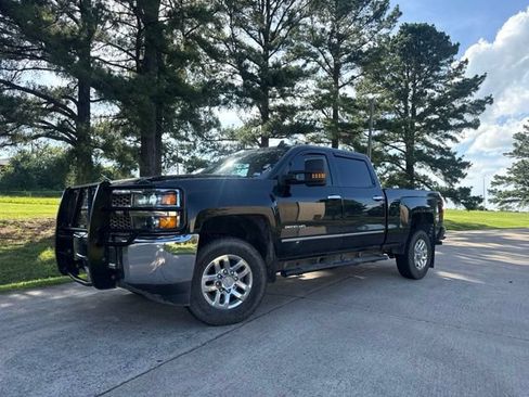 Used 2019 Chevrolet Silverado 2500 W/T w/ WT Convenience Package AWD/4WD image 4