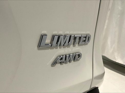 Used 2022 Toyota RAV4 Limited image 24