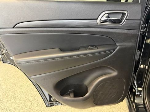 Used 2021 Jeep Grand Cherokee Freedom Edition AWD/4WD image 25
