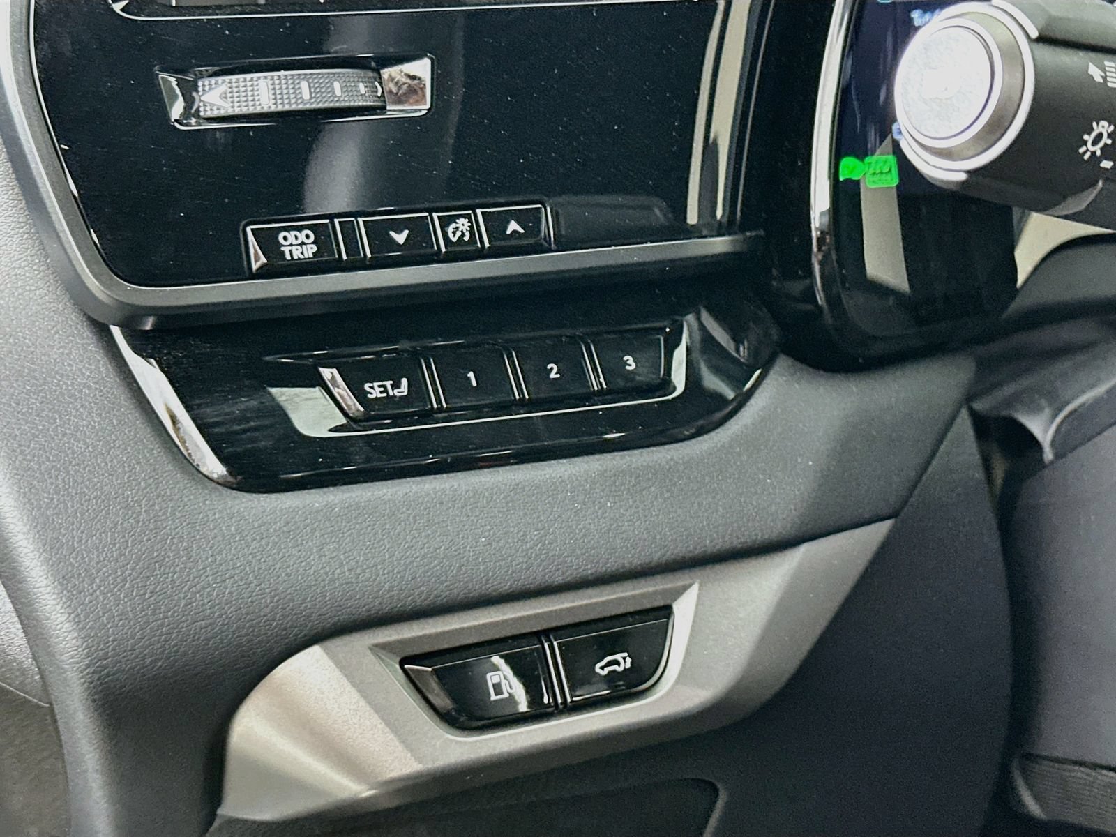 Used 2025 Lexus RX 450h AWD w/ Convenience Package image 10