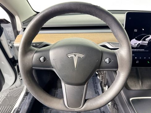 Used 2022 Tesla Model 3 Standard Range image 10