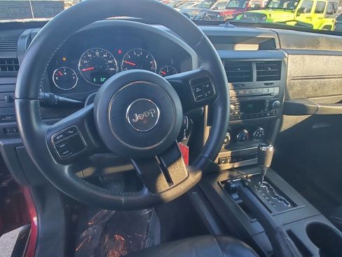 Used 2012 Jeep Liberty Sport image 15