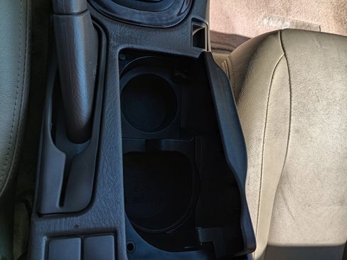 Used 2000 Nissan Maxima GLE image 29