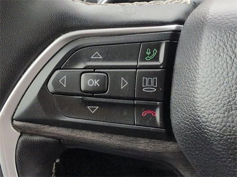 Certified 2024 Jeep Grand Cherokee L Limited w/ Luxury Tech Group II image 19