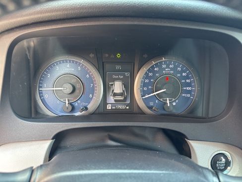 Used 2016 Toyota Sienna XLE FWD image 30