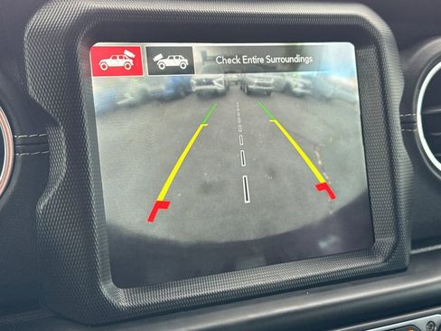 Used 2021 Jeep Wrangler Unlimited Sahara w/ Cold Weather Group AWD/4WD image 20