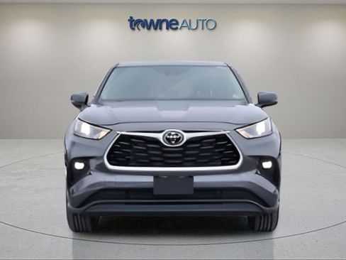 Used 2023 Toyota Highlander LE AWD/4WD image 10