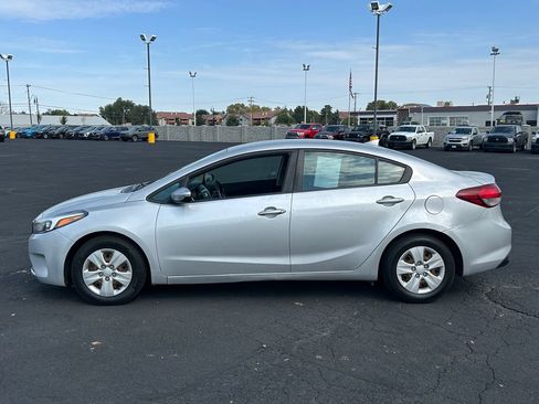 Used 2018 Kia Forte LX FWD image 6