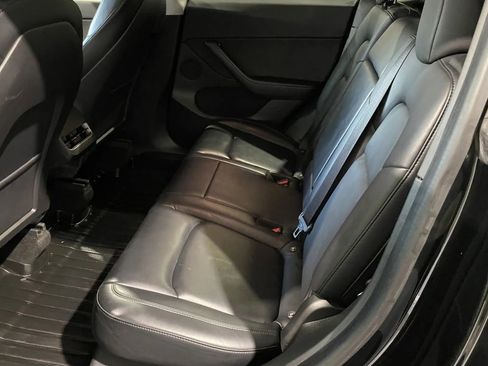 Used 2021 Tesla Model Y 2WD image 9