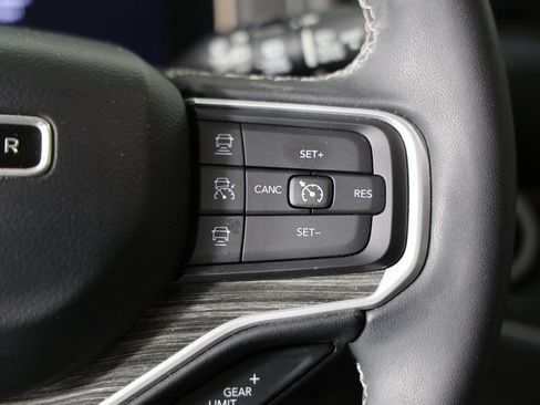 Used 2022 Jeep Wagoneer Series II image 16