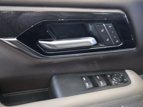 New 2026 GMC Yukon Elevation image 25