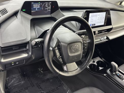 Used 2025 Toyota Prius LE AWD/4WD image 13