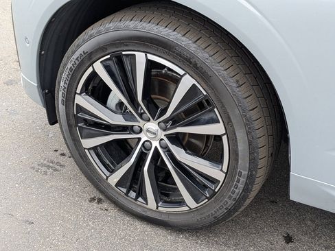 Used 2024 Volvo XC60 B5 Plus AWD/4WD image 11