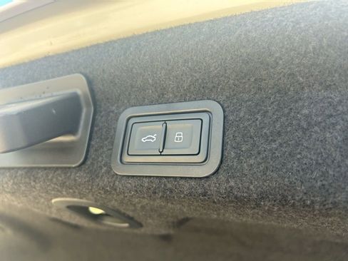 Used 2023 Audi A6 Premium Plus w/ Premium Plus Package image 44