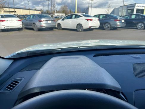 Used 2025 Nissan Altima 2.5 SV image 34